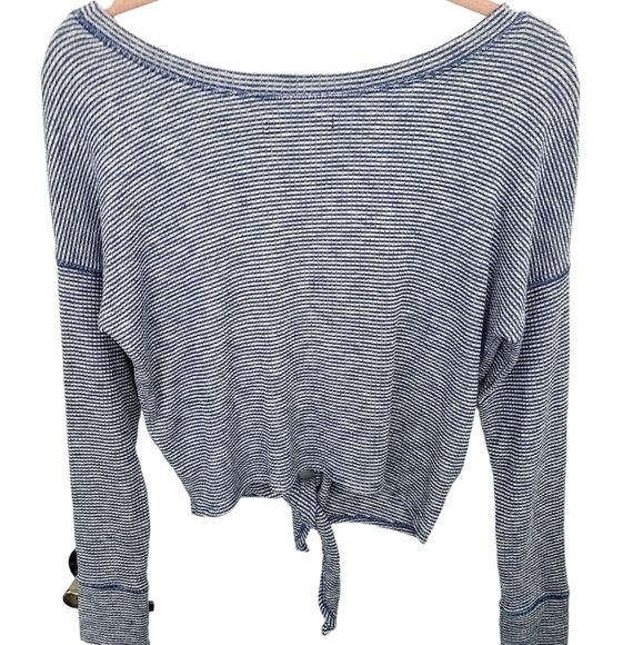 ABERCROMBIE & Fitch Blue Striped Tie Front Long Sleeve Top Size XS - Picture 2 of 8